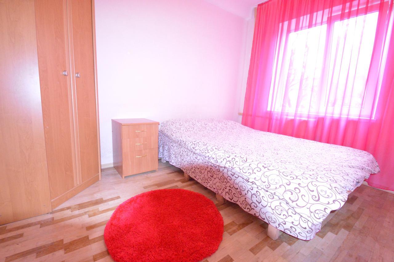 Guest House Otradny For 3 Rooms Kijów Zewnętrze zdjęcie
