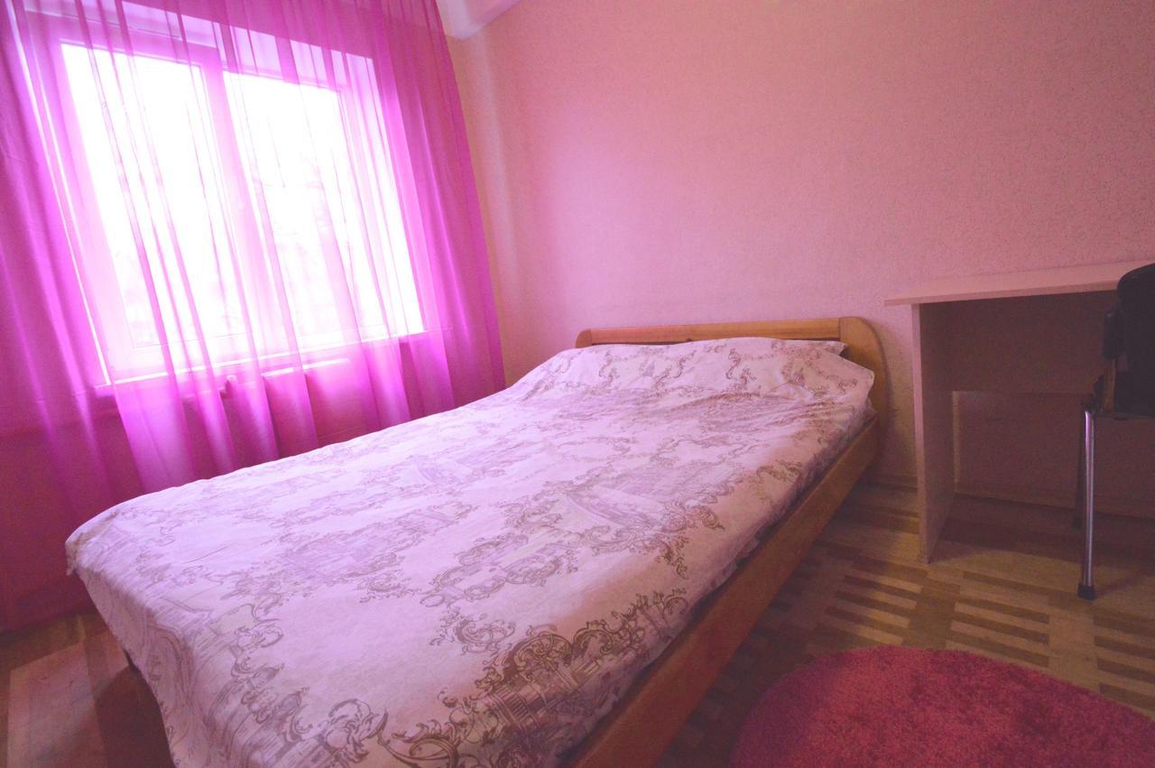 Guest House Otradny For 3 Rooms Kijów Zewnętrze zdjęcie